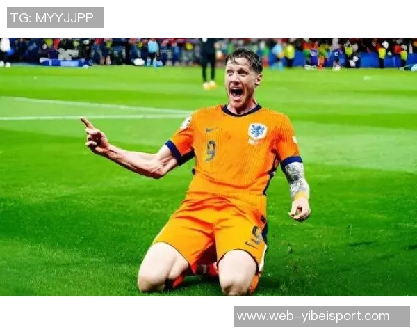 前外援奇塔迪尼今日重返海港俱乐部探望昔日教练和队友情谊依旧 前外援奇塔迪尼今日重返海港俱乐部探望昔日教练和队友情谊依旧