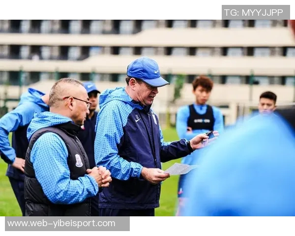 拉米罗首次公开带队训练分组对抗战术布局引关注