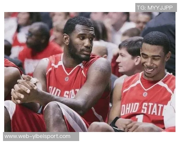 杨瀚森与奥登同框合影分享小圣诞树装饰喜悦时刻即将迎接12月的到来